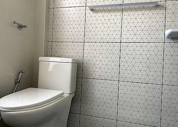 Rb5:cozyhouse 8pax,chatuchak,mrt