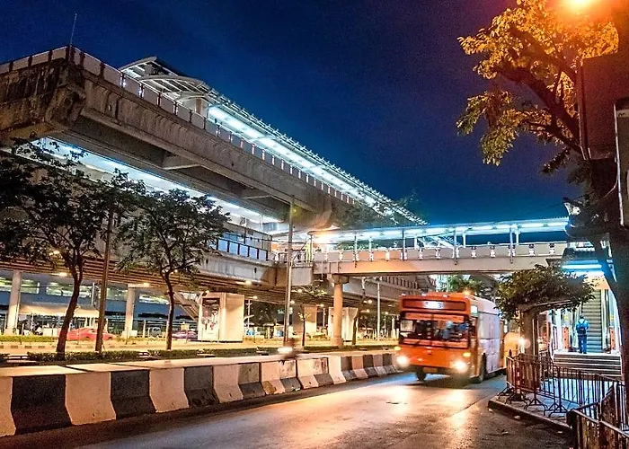 Rb5:cozyhouse 8pax,chatuchak,mrt Hotel 3*